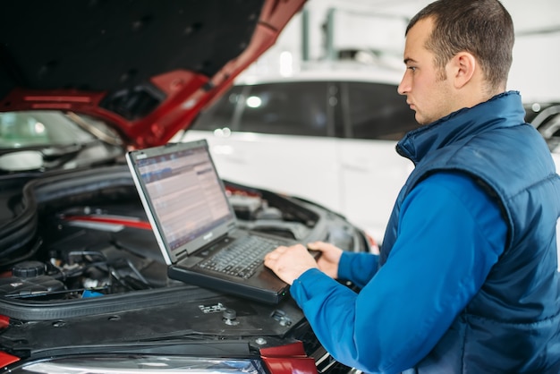 Computer diagnostics of the car in auto-service