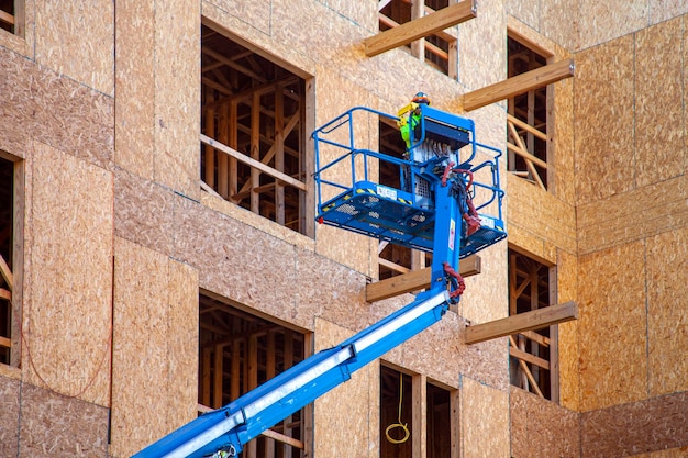 Construction framing in wood buildings and houses