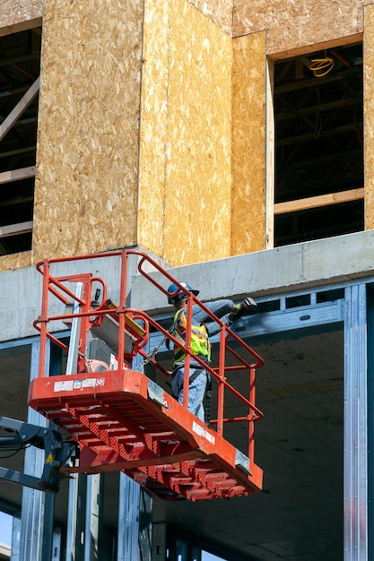 Construction framing in wood buildings and houses