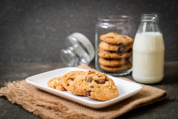 cookies with chocolate chips