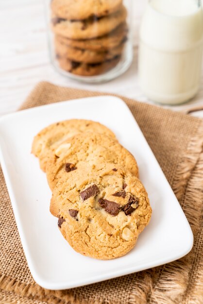 cookies with chocolate chips