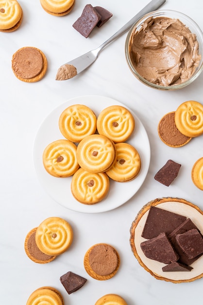 cookies with chocolate cream