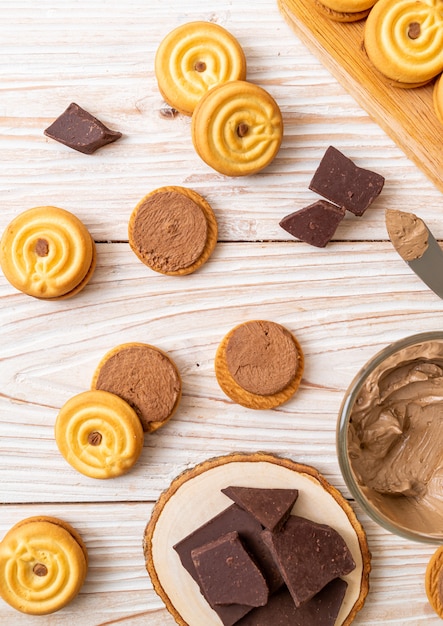 cookies with chocolate cream