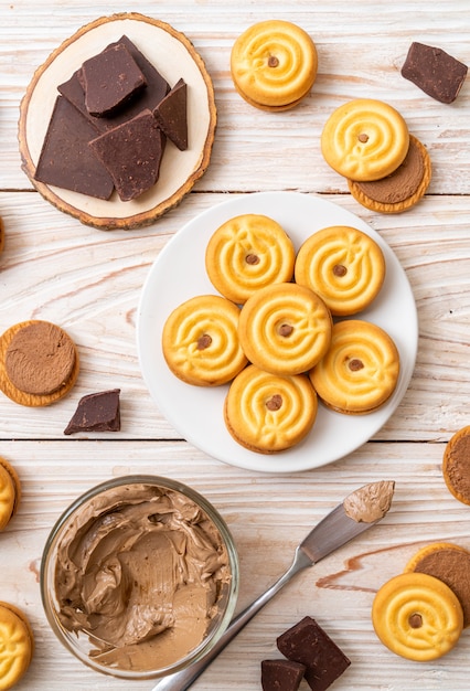 cookies with chocolate cream