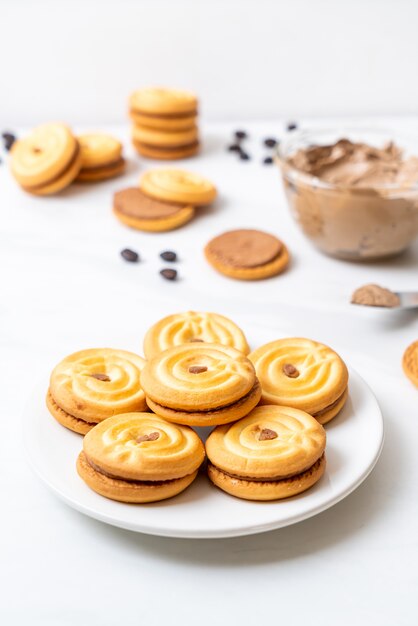 cookies with coffee cream