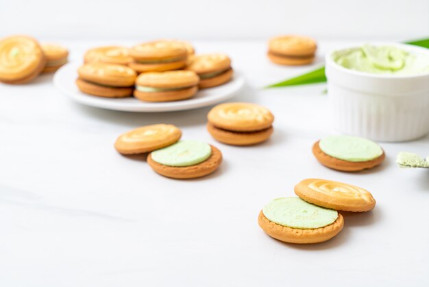 cookies with pandan cream