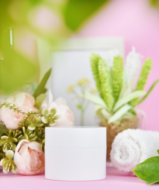 Cosmetic cream container with pink Lily flowers