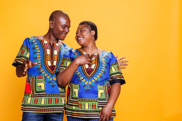 Photo couple looking at each other with love