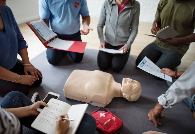 Photo cpr first aid training concept