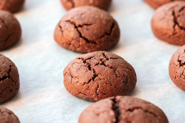 Cracked round chocolate cookies