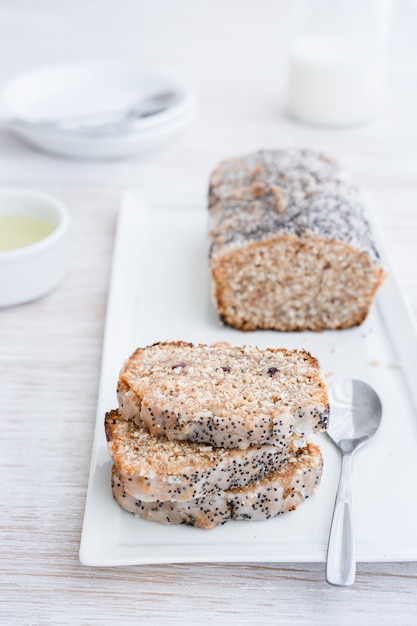 Photo cranberries and lemon loaf pound cake with wholemeal flour.