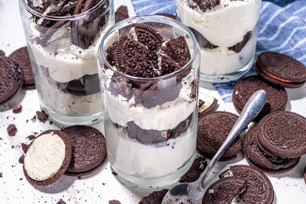 Cream and cookie oreo layered dessert