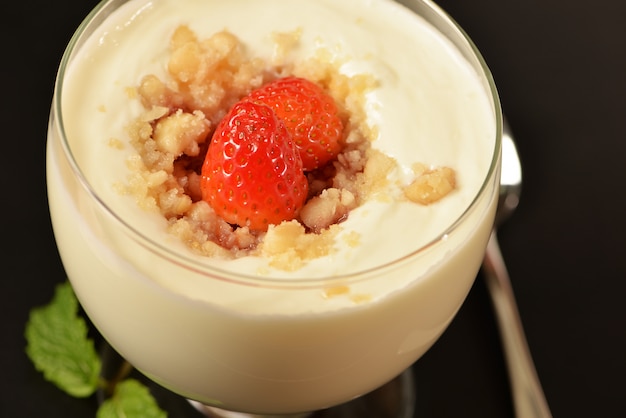 Cream frappe with strawberry and walnuts