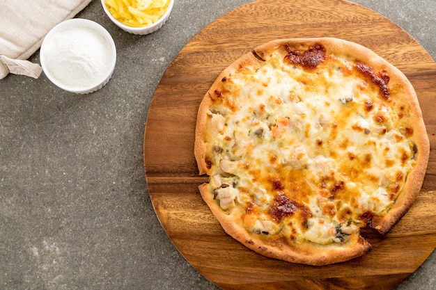 creamy mushroom pizza