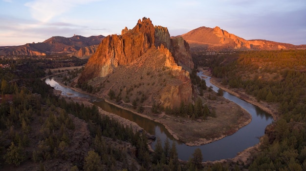 The Crooked River Meanders Around the Geology of Smith Rock Oregon