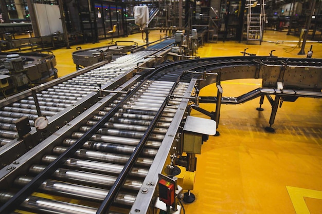 Crossing of the roller and conveyor beverage