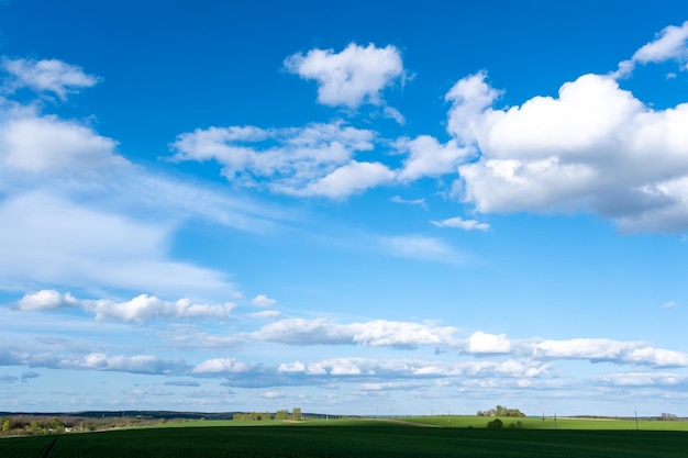 Photo cumulus clouds on blue sky