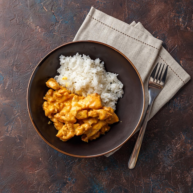 Curried coconut chicken with rise