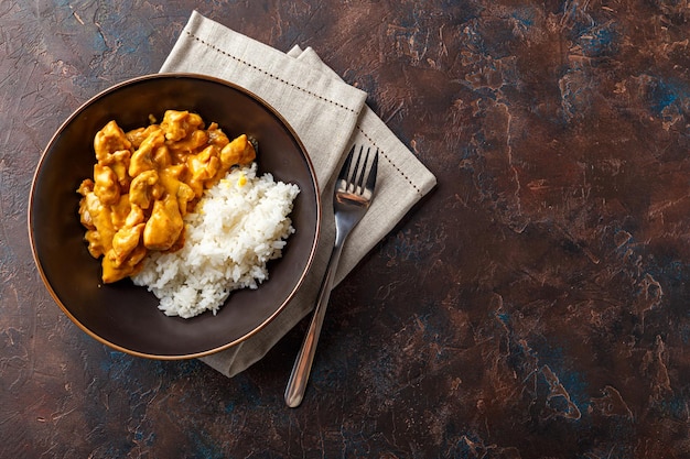 Curried coconut chicken with rise