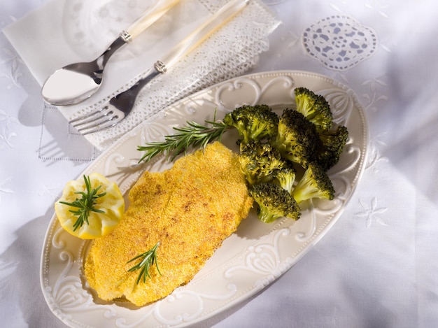 Cutlet with broccoli