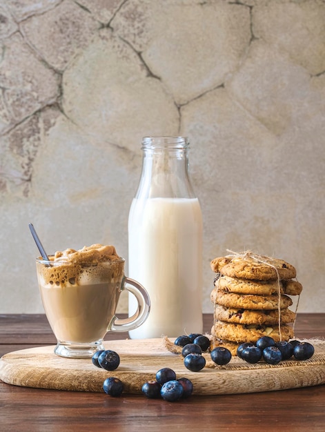 Dalgona coffee with blueberry cookies