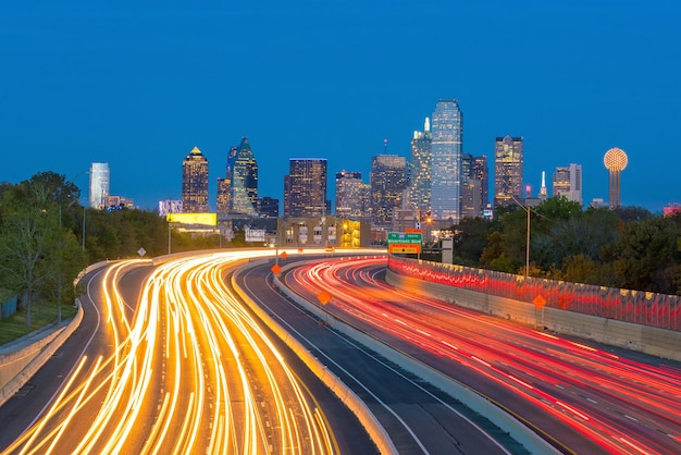 Photo dallas downtown skyline at twilight texas usa