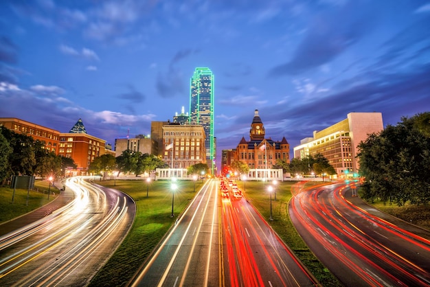 Photo dallas downtown skyline at twilight texas usa