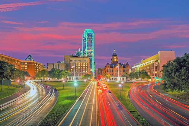 Photo dallas downtown skyline at twilight texas