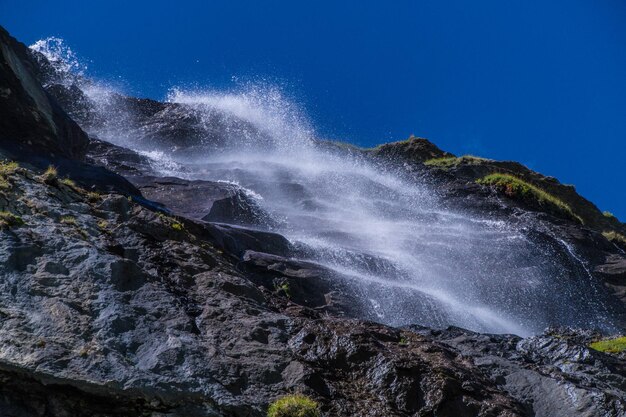 Dam mauvoisinvalaisswiss