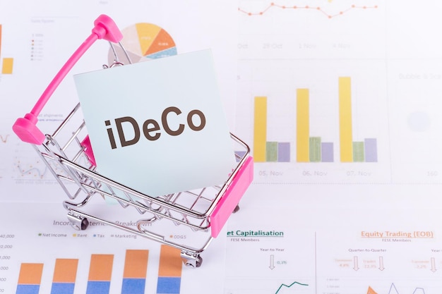 Data analysis documents and iDeCo text for personal defined contribution pension plans