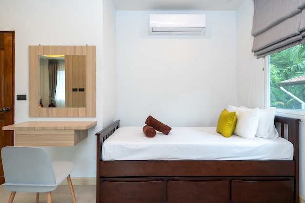 day bed in the bedroom with dressing dressing table