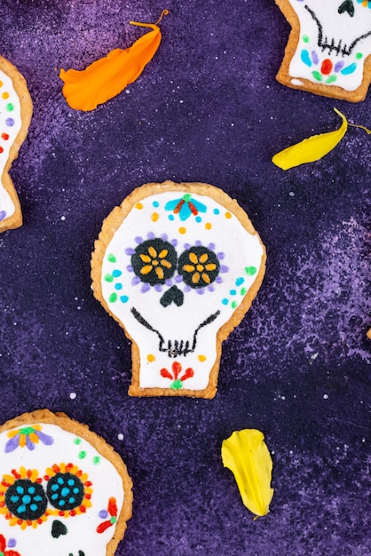 Photo day of the dead cookies in shape of sugar skull