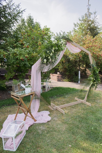 Decor of arches and chairs for the wedding ceremony