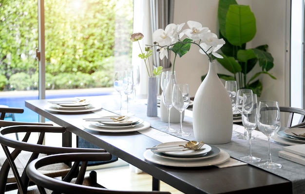 Decoration dinner table in dining room