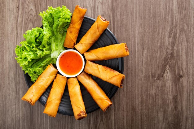 Deep fried spring rolls popiah