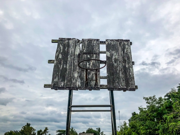 Defective old outdoor basketball hoop