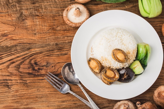 A delicious Abalone with rice