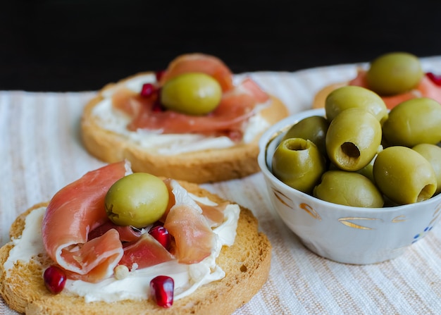 Delicious bruschetta with prosciutto