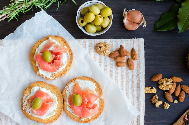 Delicious bruschetta with prosciutto