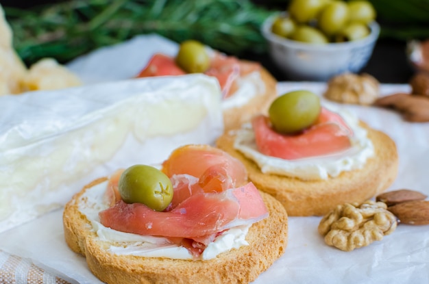 Delicious bruschetta with prosciutto