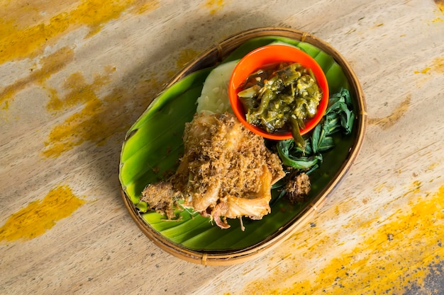 Delicious fried green chili chicken with added fresh vegetables