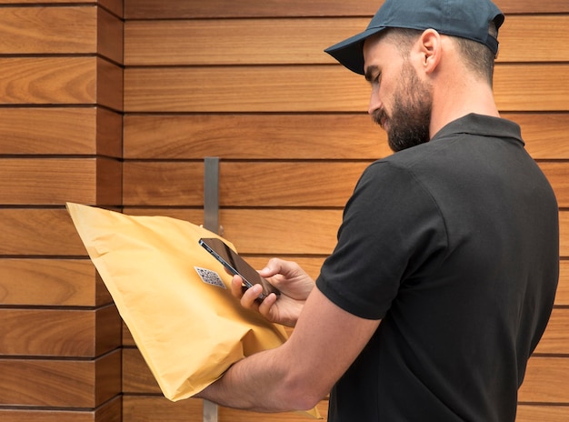 Delivery man delivering a package