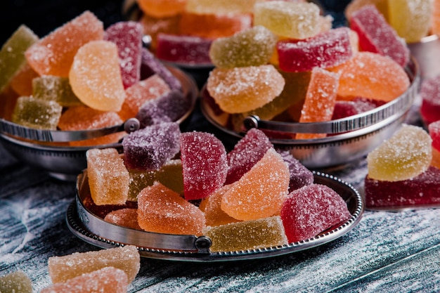 Dessert marmalade in the form of lemon and orange slices