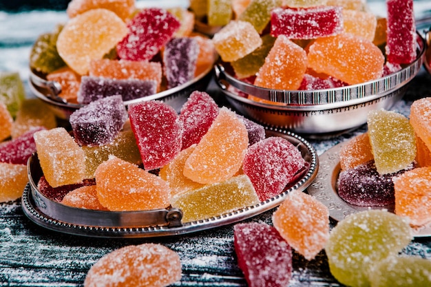 Dessert marmalade in the form of lemon and orange slices