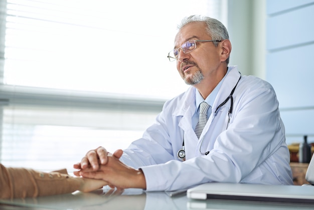 Doctor and patient are discussing something