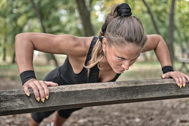 Photo doing push ups