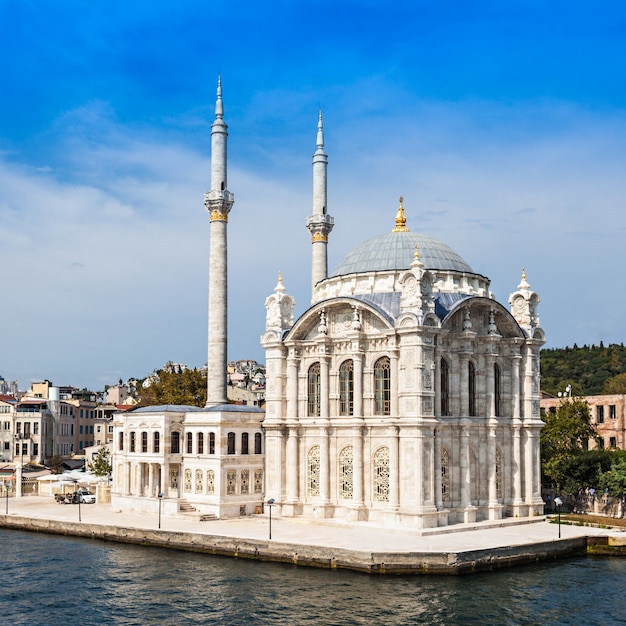 The Dolmabahce Mosque is in Istanbul, Turkey. It was commissioned by queen mother Bezmi Alem Valide Sultan.