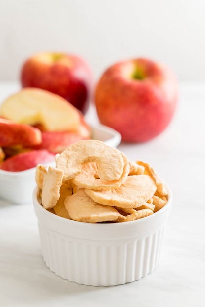 dried apple chips