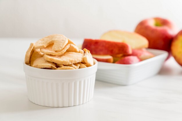 dried apple chips