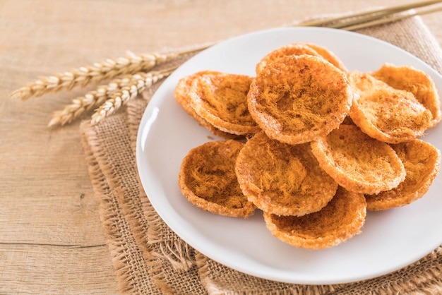 dried shredded pork on rice cracker